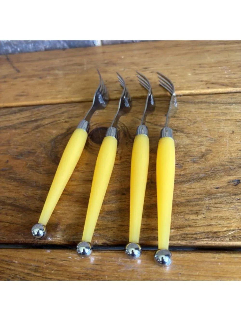 4 Cambridge Carnival MCM Yellow Plastic Handles Dinner Forks Stainless